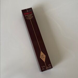 Charlotte Tilbury Hollywood Beauty Light Wand in spotlight